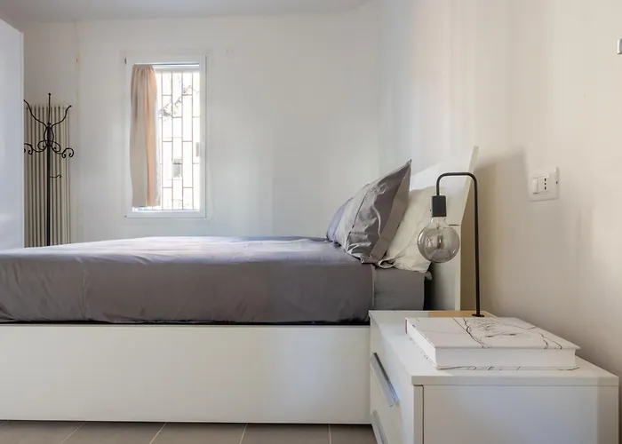 Bentivogli 66 * بولونيا