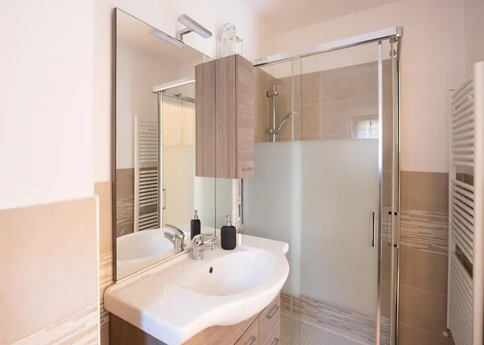 Bentivogli 66 * بولونيا